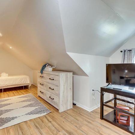 Modern Northfield Cottage With Yard! Εξωτερικό φωτογραφία