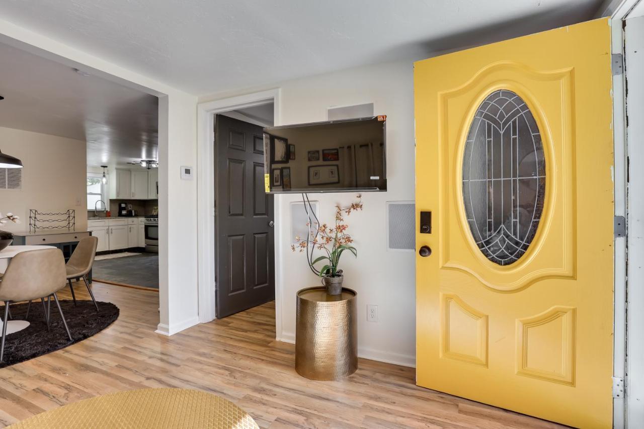 Modern Northfield Cottage With Yard! Εξωτερικό φωτογραφία